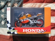 images/productimages/small/Honda RC211V nr.69 10507 Protar nw.jpg